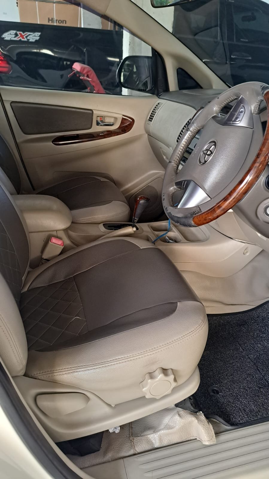 2014 Toyota Kijang Innova MPV Automatic Bensin